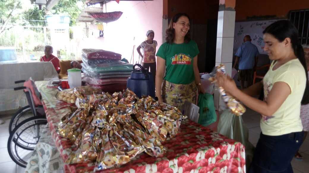 Secretaria de Assistência Social de Camacã leva afeto e carinho ao Abrigo dos Idosos